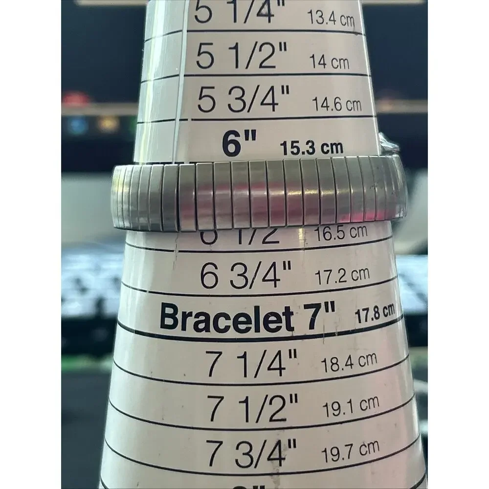 Cruise Club Silver Tone Women’s Stretch Band Quartz Watch